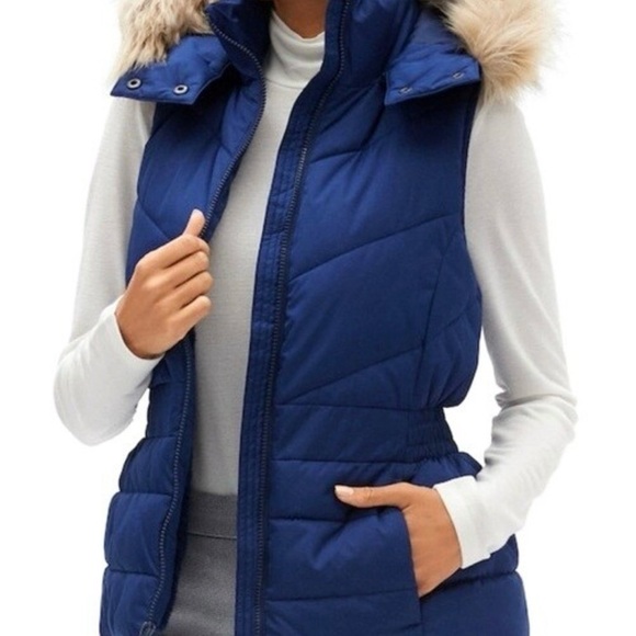 Banana Republic Jackets & Blazers - Banana Republic Navy Puffer Vest with Faux Fur Trim